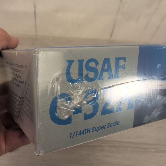 Minicraft USAF C-32A Model Airplane Kit 1:144 14451 Brand New Sealed - Picture 5 of 7